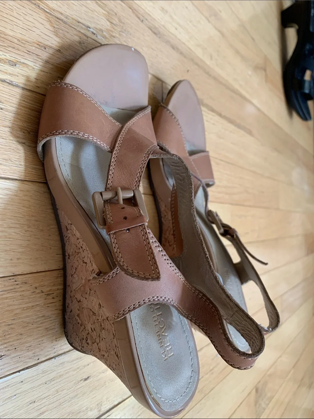 Kenneth Cole Reaction comfortable leather